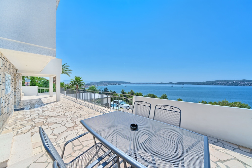 Apartment Lozovina - Panoramic Sea View view 4