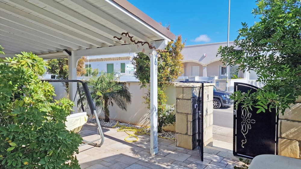 Villa Fede - 3 Bedrooms 2 Bathrooms air Conditioning by the sea