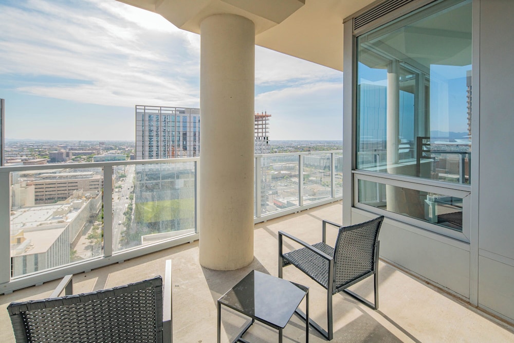 ROVE LIVING/KL - 44 Monroe