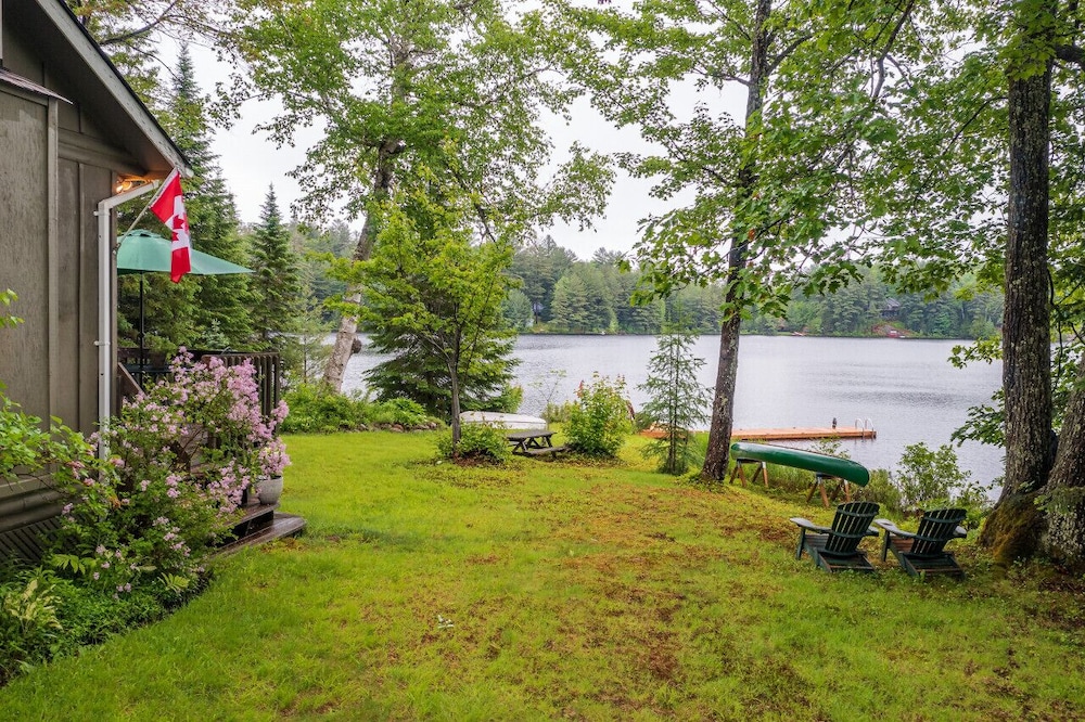 Bear Essentials Lakefront Hideaway