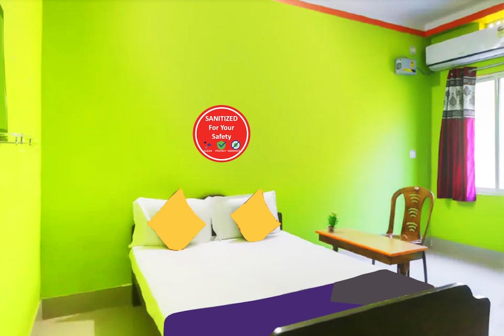 Goroomgo Sun Plaza Lodge Konark view 5