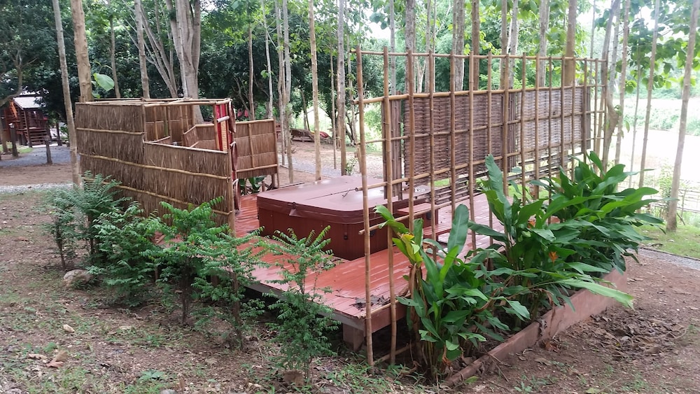 Nan De Panna Riverside Homestay
