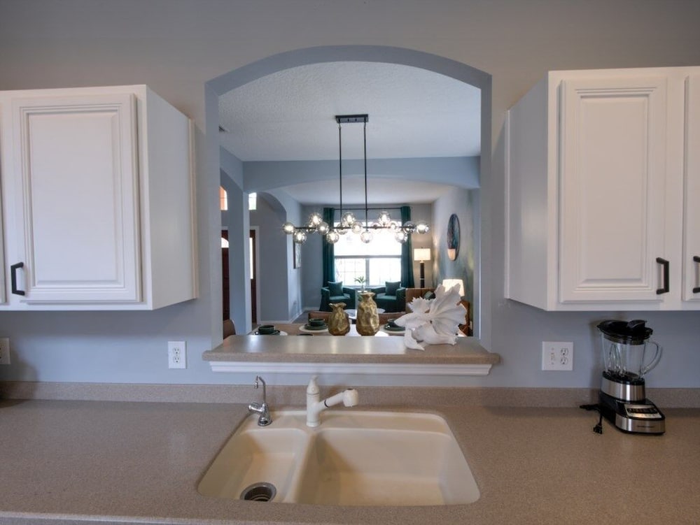 Six Bed Pool Villa In Resort -close To Disney! 6 Bedroom Villa