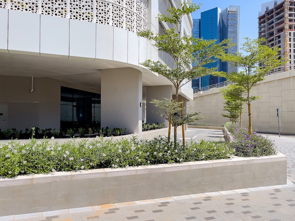 Zada Tower 1BR with Dubai Canal view
