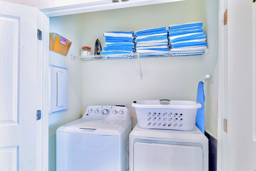 Upstay Mansion w Cinema Games Pool- Sleeps 26