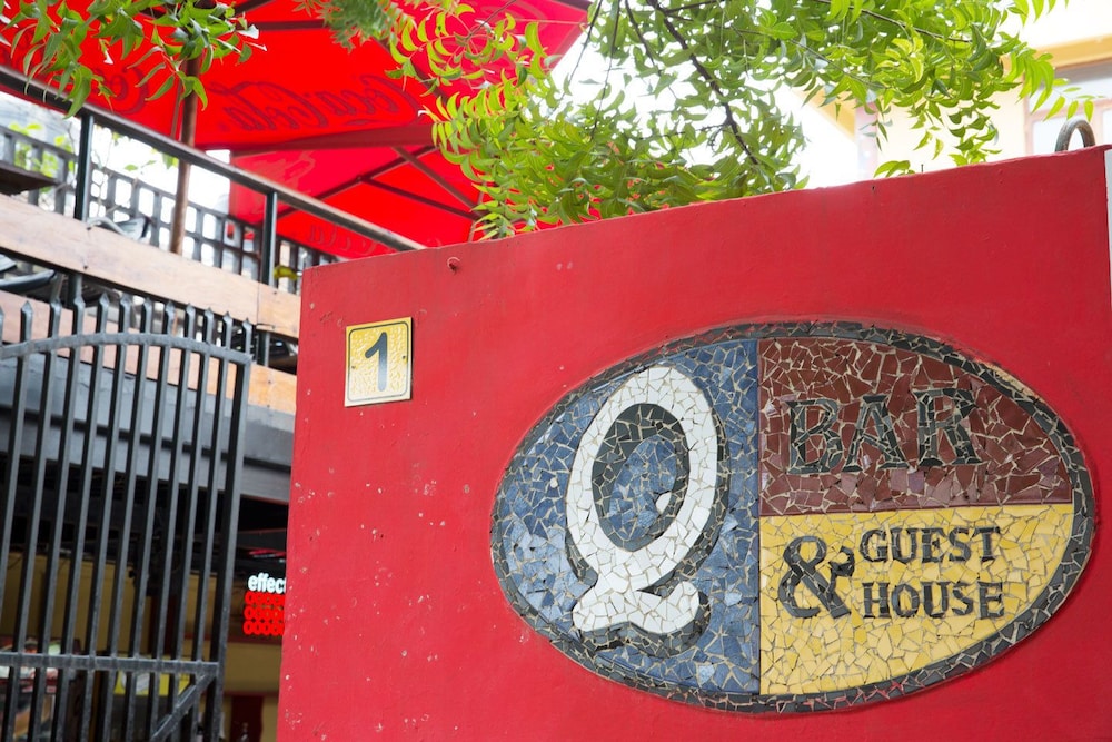 Q-Bar & Guest House