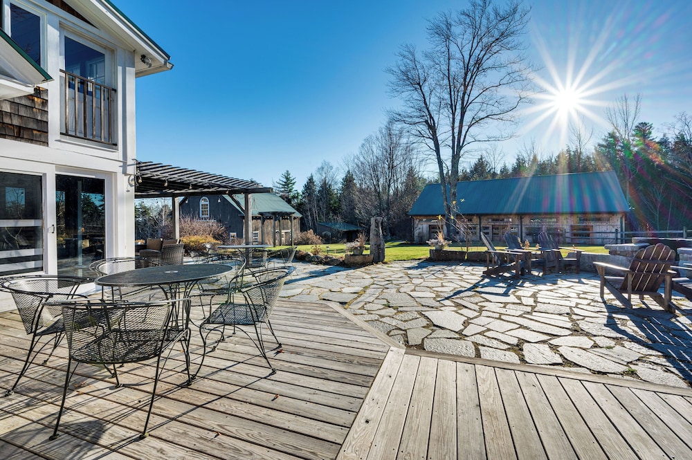 Outdoor Fireplace & Pool Table: Tamworth Home!