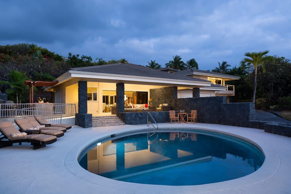 Gated Keauhou Residences w Ocean Views Pool