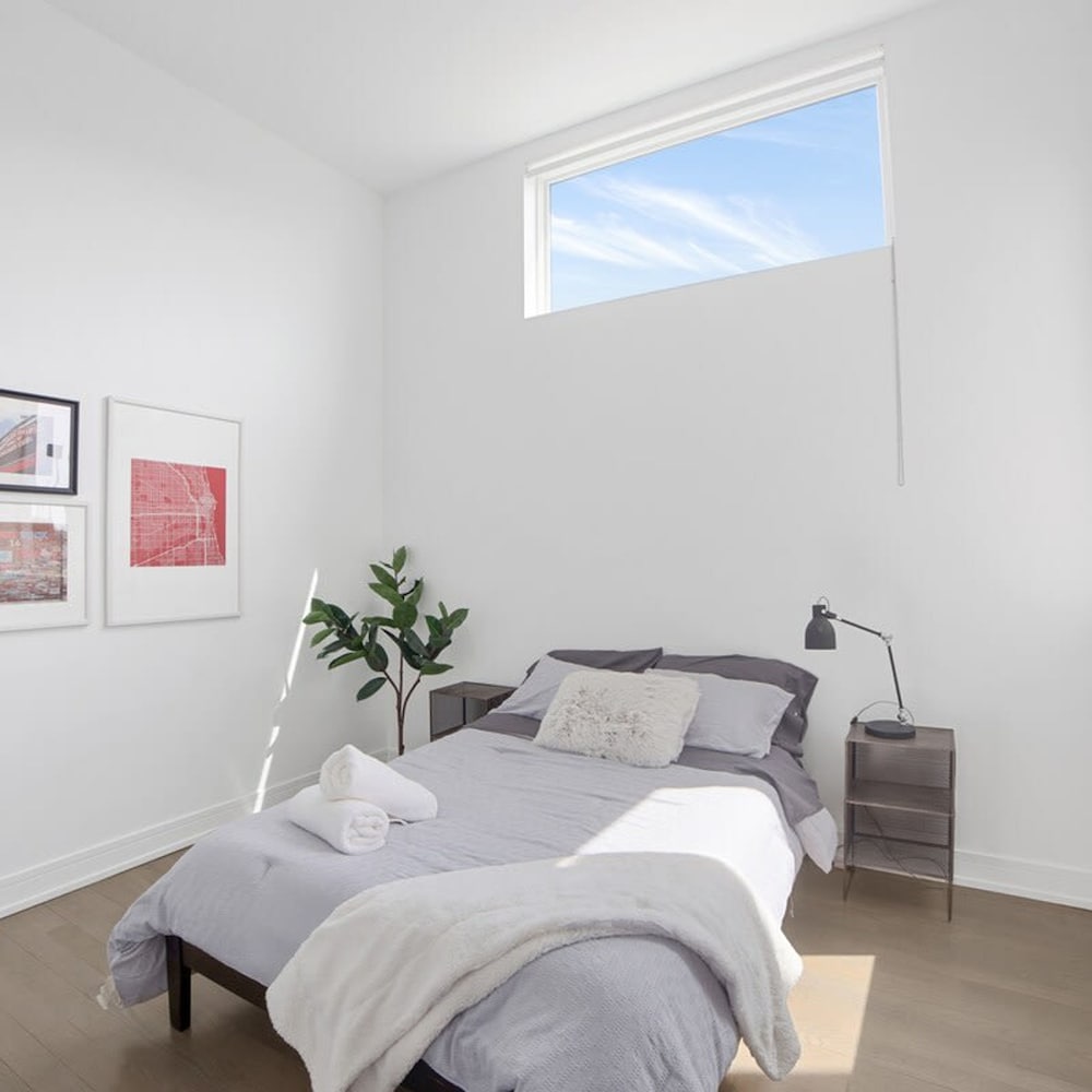 4-bedroom Penthouse w 2 Large Balconies Rooftop