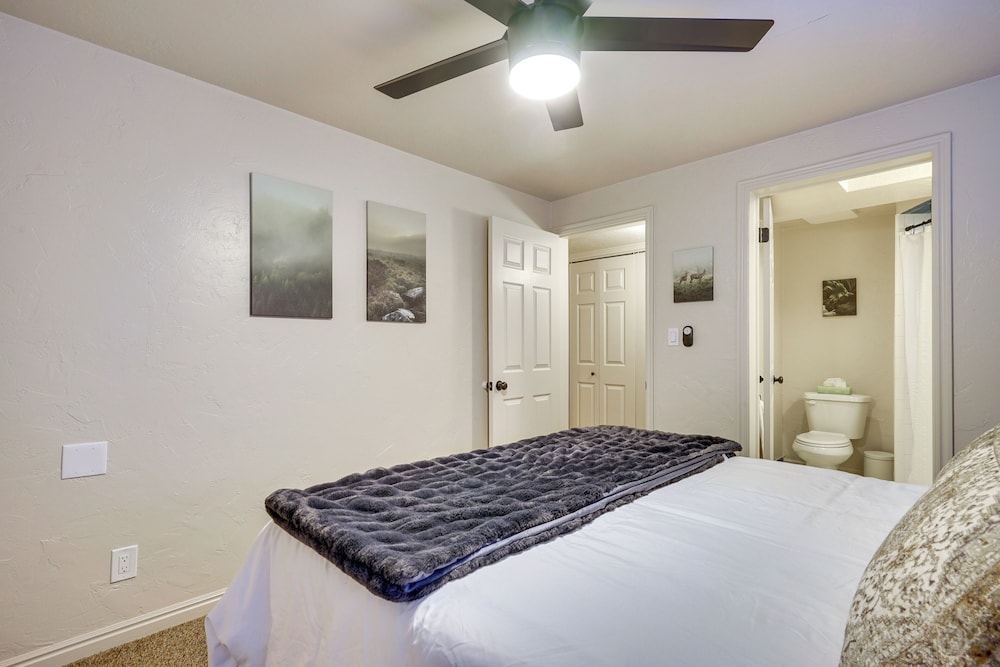 Mtn Views & Canyon Access: Cottonwood Heights Home