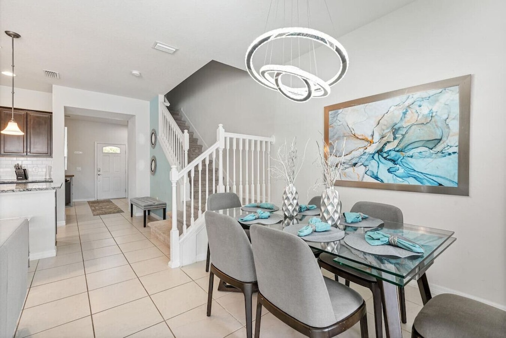 Spacious 5BR Villa w Private Pool Near Disney