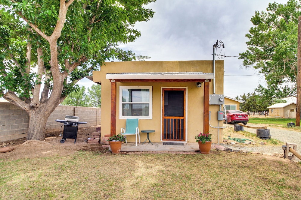 4 Mi to Rio Grande: Bosque Farms Home w/ Patio!