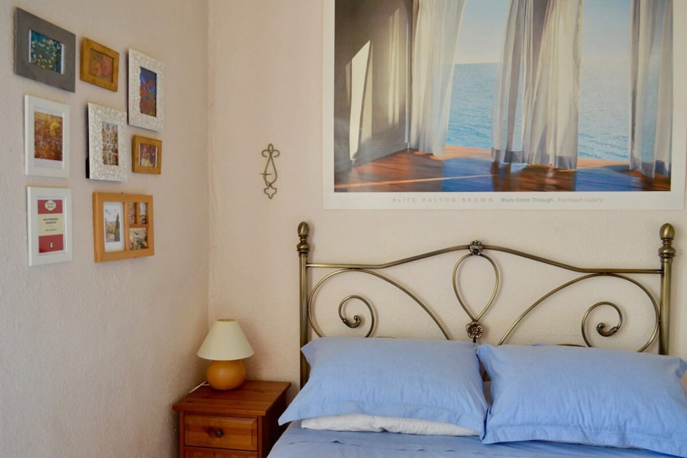 Central and Homely One Bedroom Flat view 2