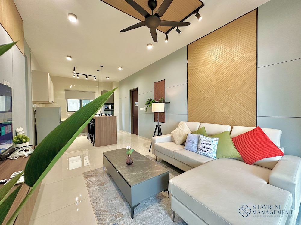 Country Garden Danga Bay Sea View Homestay by Stayrene