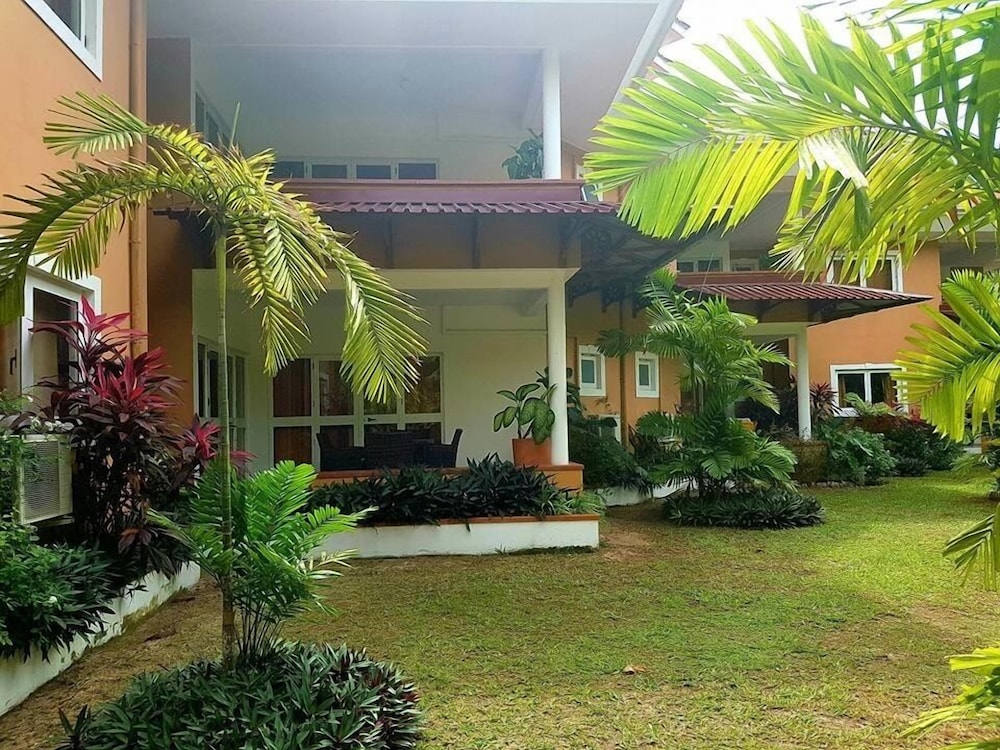 Praslin Paradise