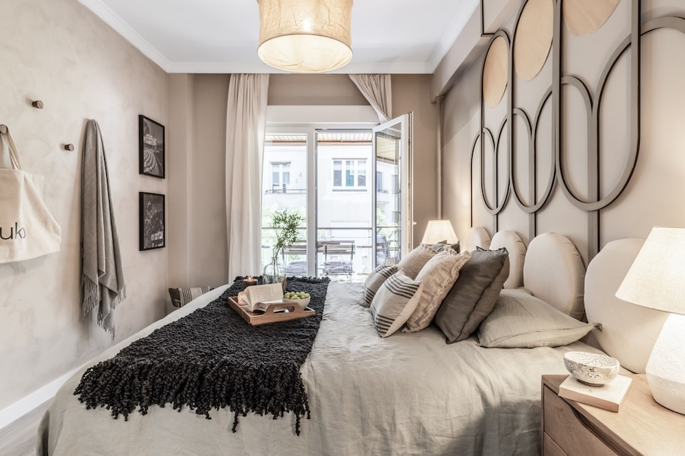 Mondragone - 1 Bedroom and Terrace in Goya