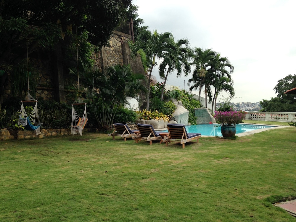 Iguanazu Bed & Breakfast