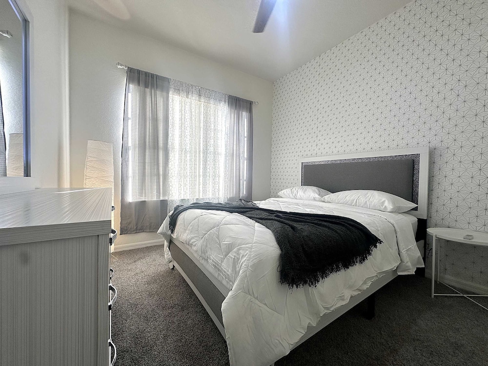 Family Villa 5 Bedroom Near Disney World