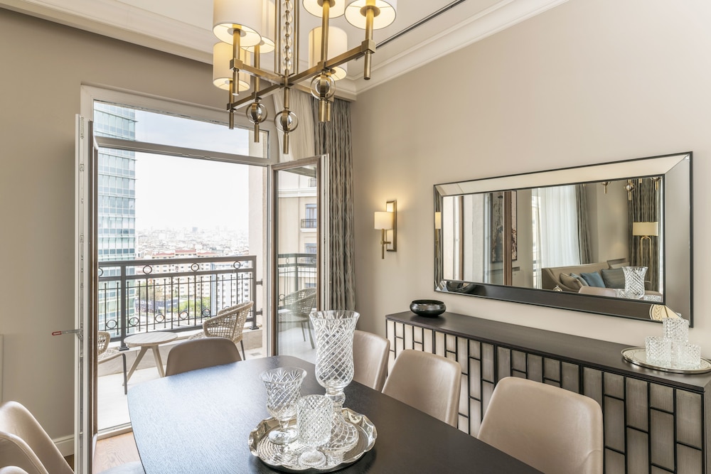 Ist flats Serviced Apartments - EMAAR SQ