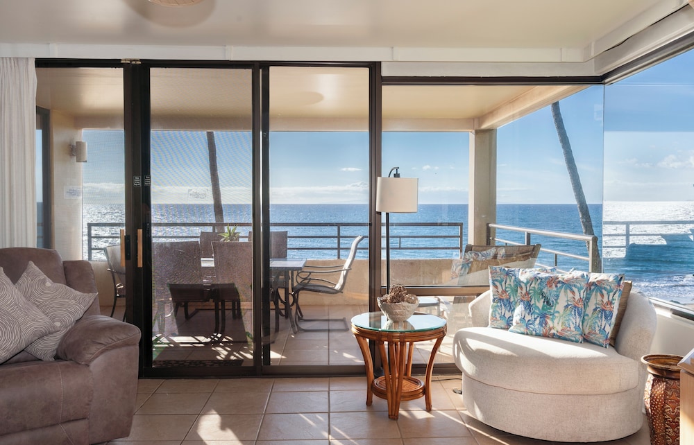Polo Beach Club Vacation Rentals - APlus Resorts