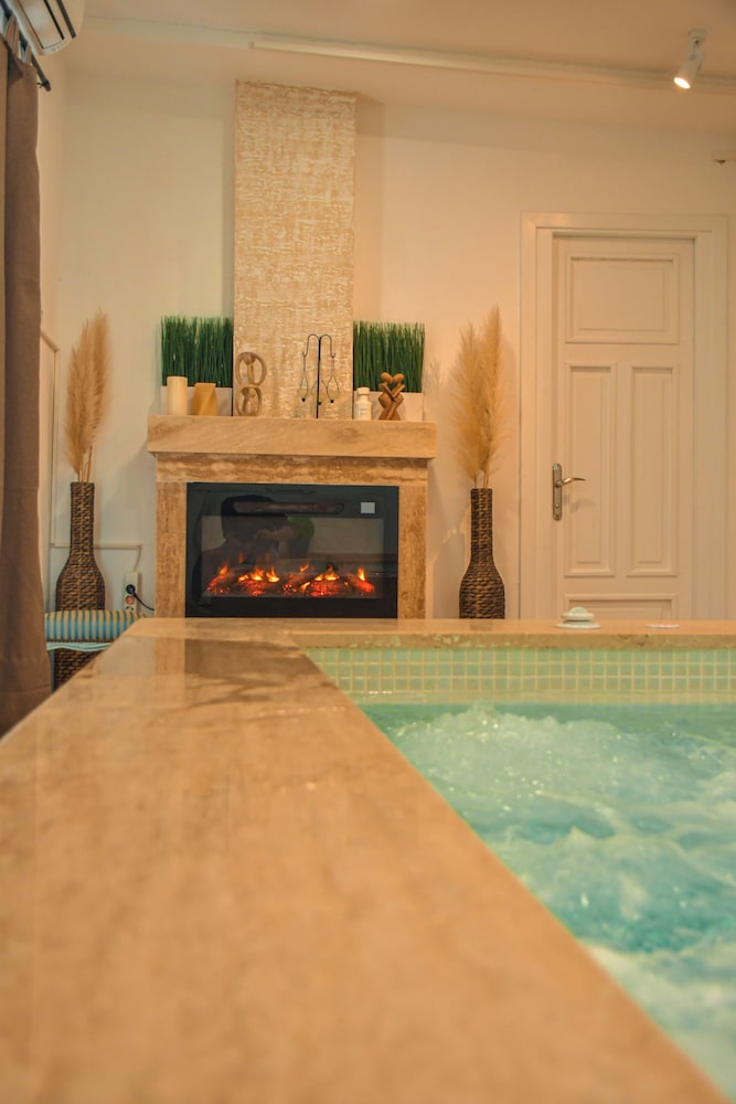 Bay C Otel - Image 57