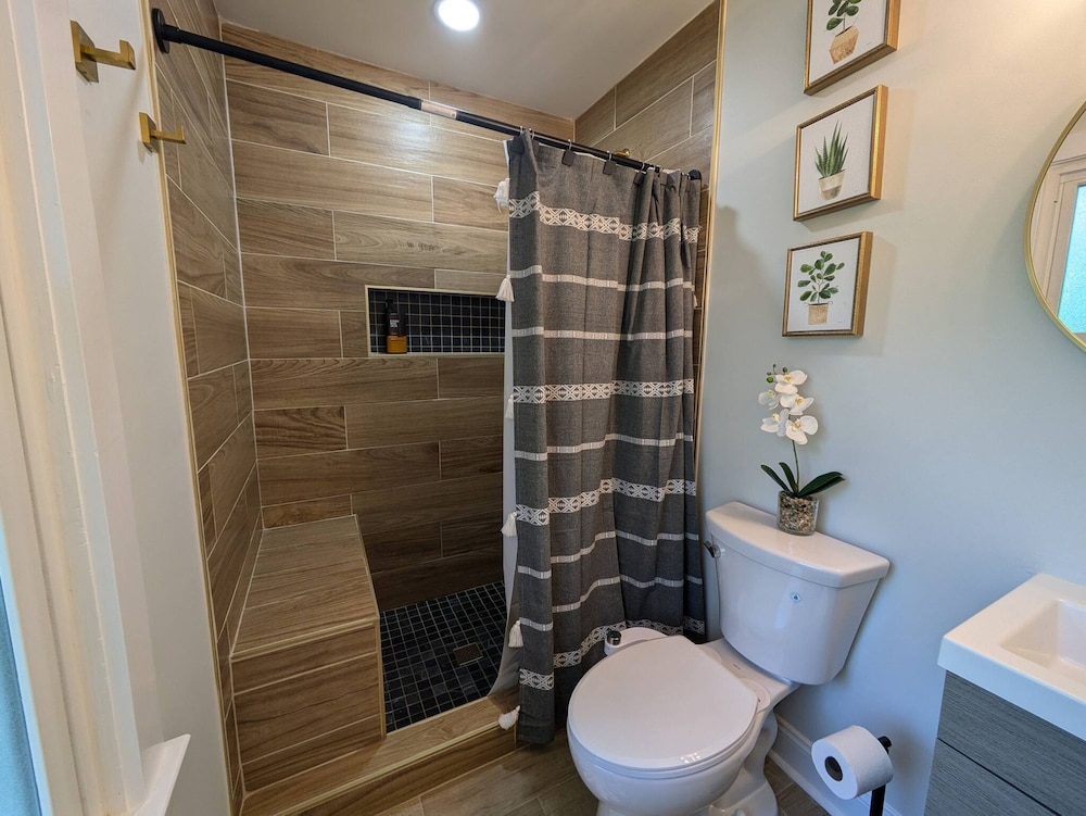 A122 Malone Home