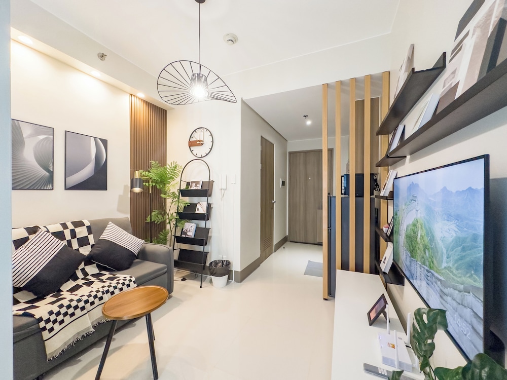GemstoneBR in SMDC Fame Residences