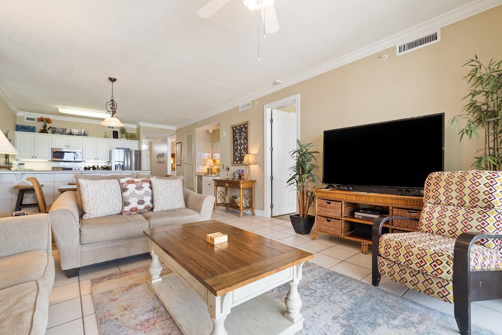 Regency Isle 710