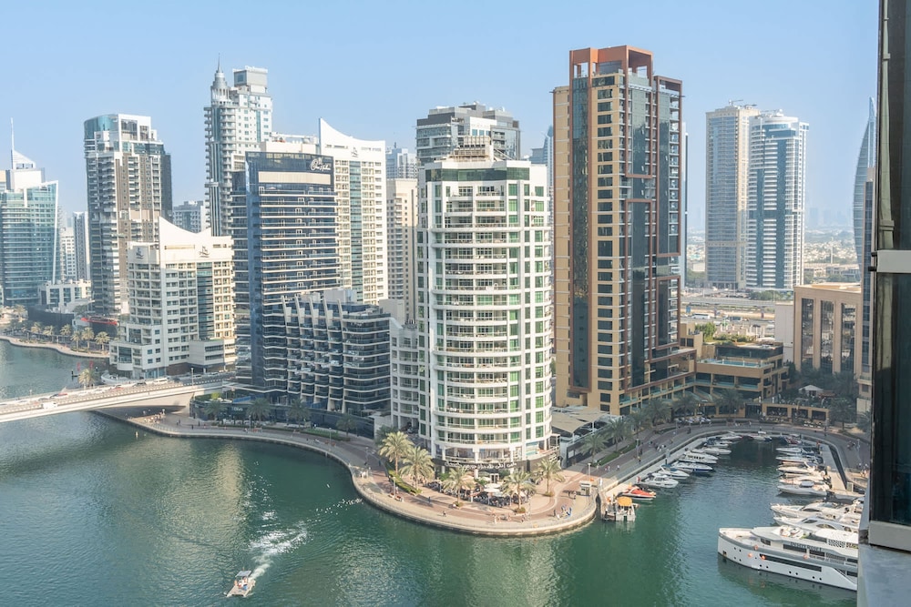 1 Bedroom That Sleeps 4 With Great City Views