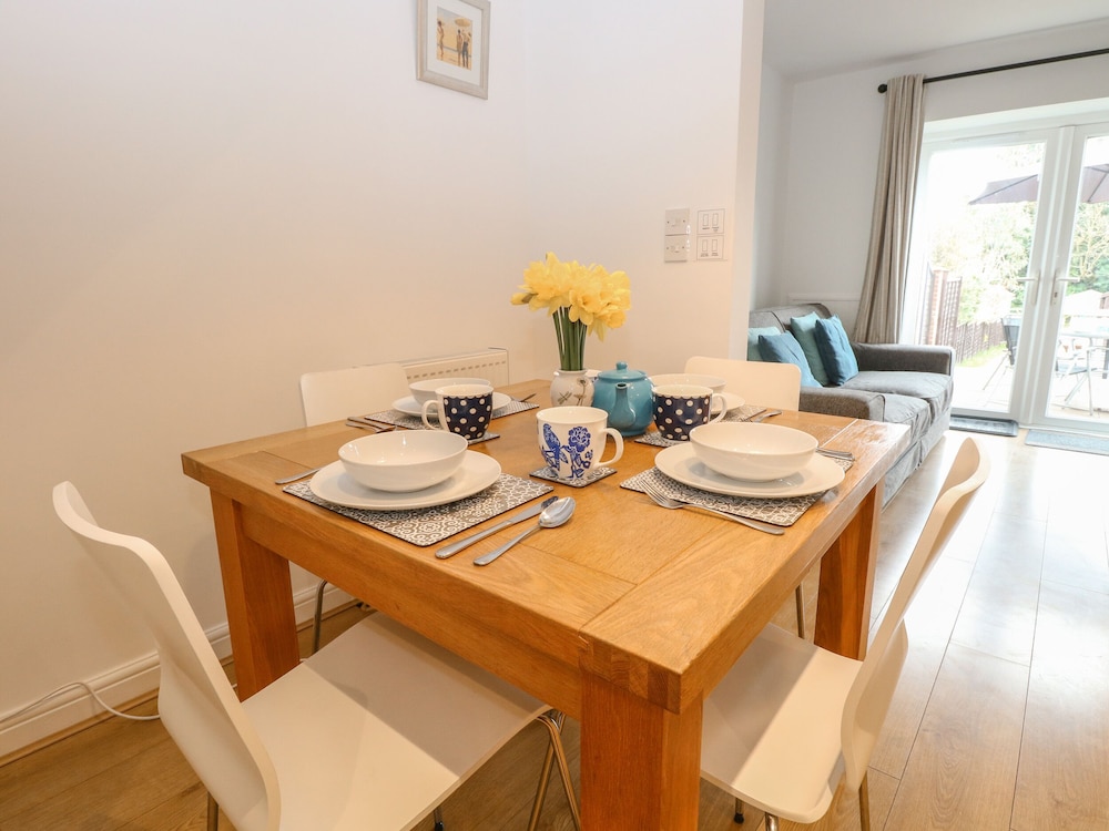 7 Coastal Cottages