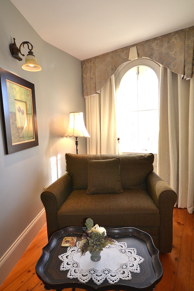 The Briarwood B&B