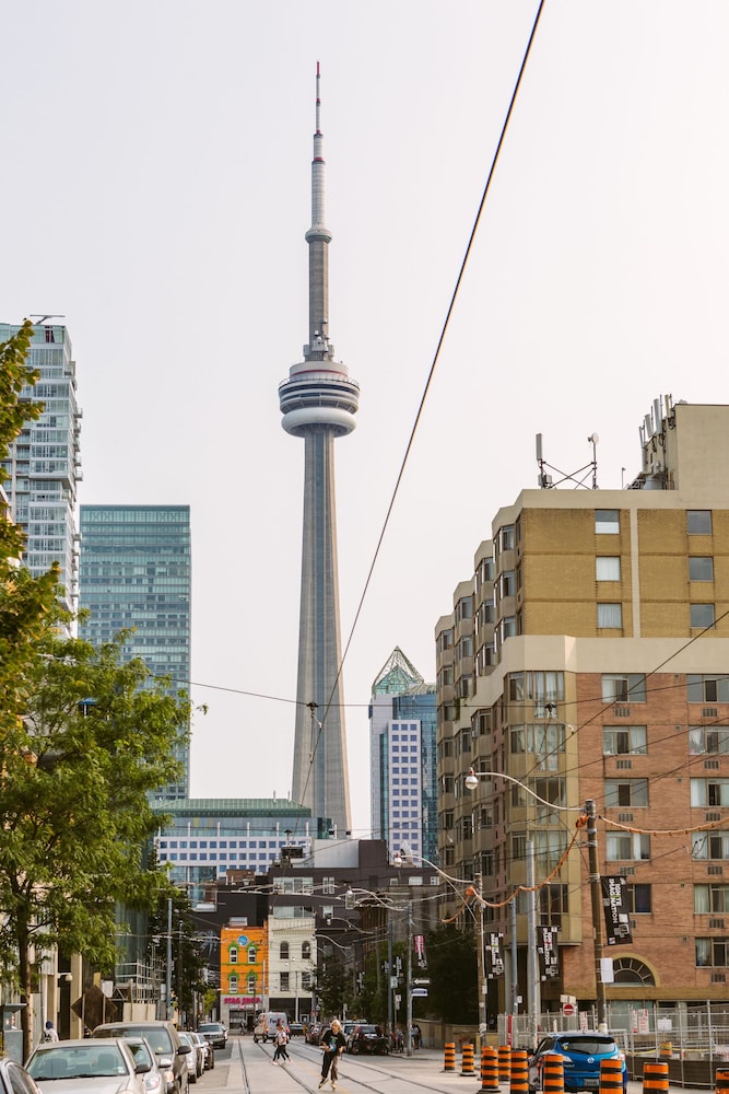 QuickStay - Premium 2-Bedroom with CN Tower & Lake Views