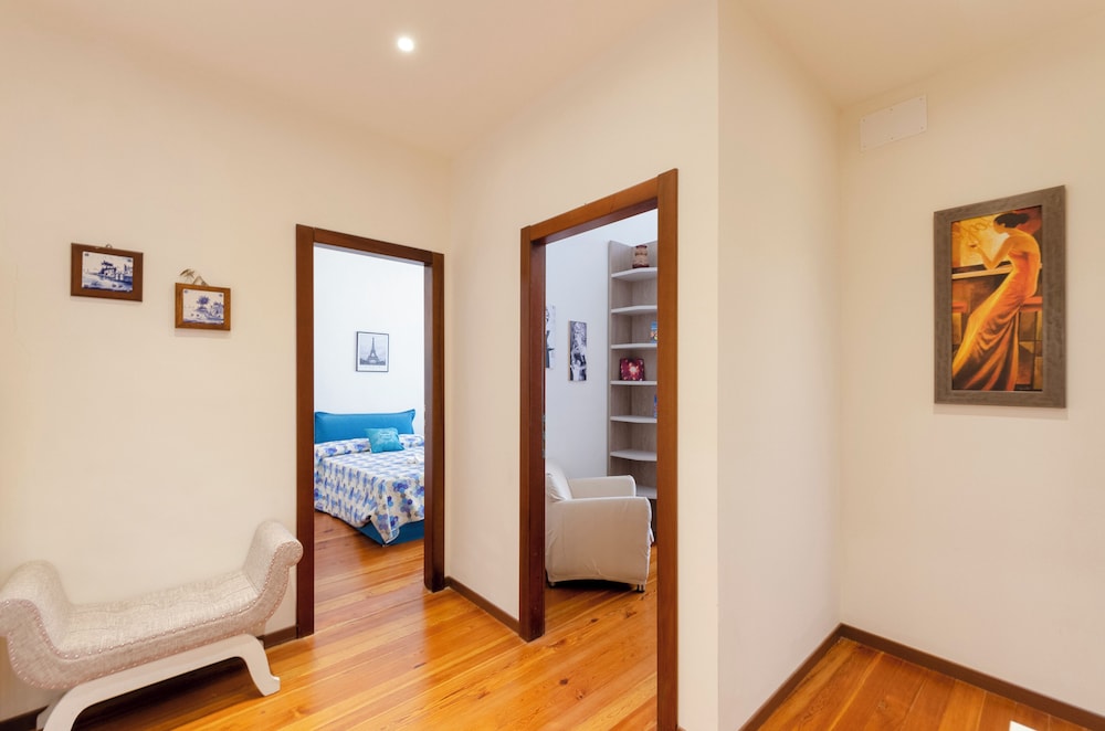 Bright 2BR flat in Rapallo Centre