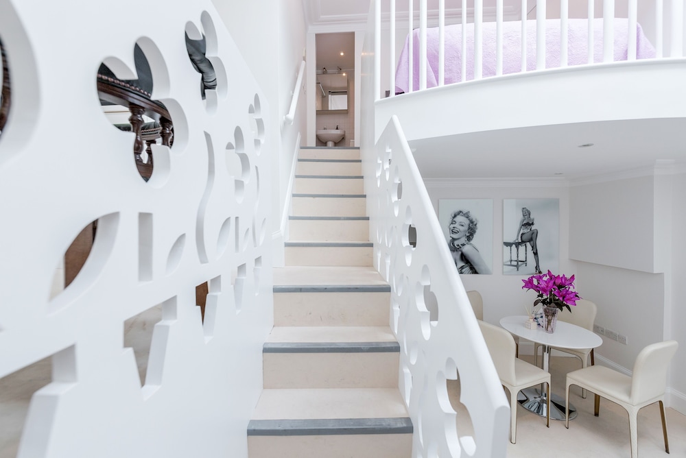 Distinctive apartment for 3 with mezz