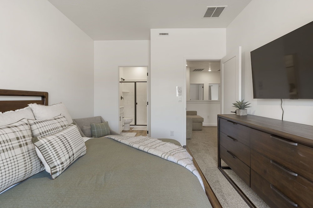 Ripple Retreat 4 Bedroom Townhouse