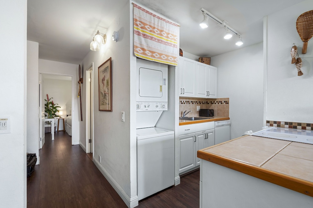 Maui Vista 2-301 - Modern and Bright Renovation in Building 2, No Carpet, AC!