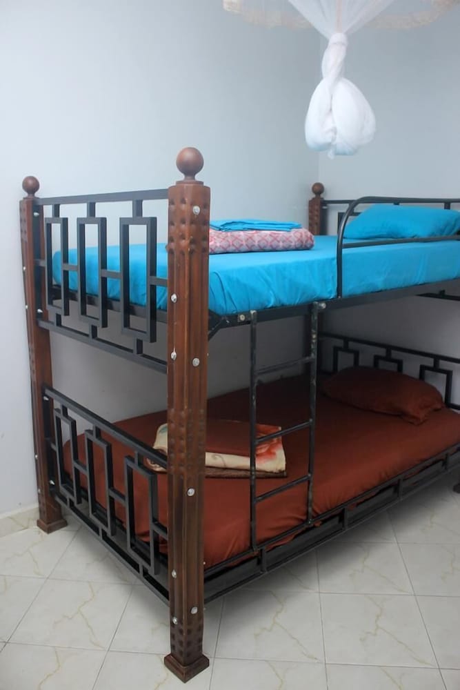 Driftwood Apartment - Uganda view 2