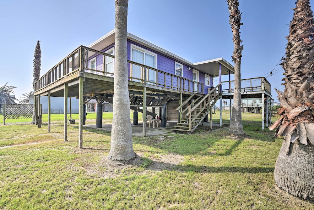 4 Blocks to Ocean: Water-view Surfside Beach Home! view 4