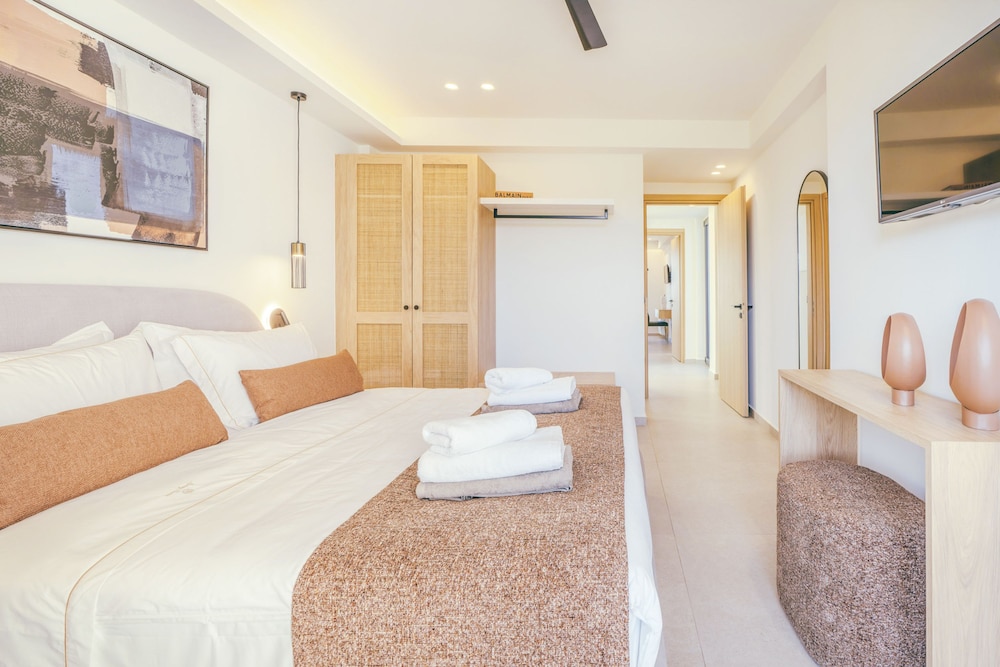 Villa Luxury Heaven - With Heated Pool