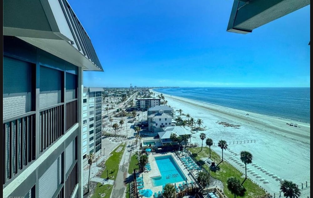 Caper Beach Club Penthouse 2