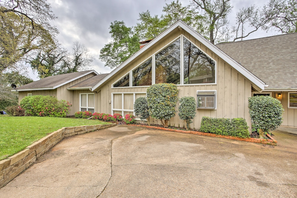 Pet-friendly Lake Athens Home w/ Fireplace! view 3