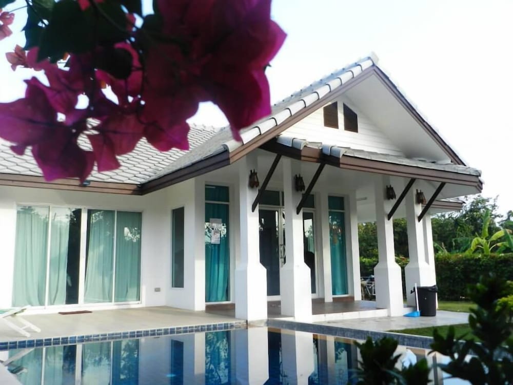 Cha-am Pool Villa