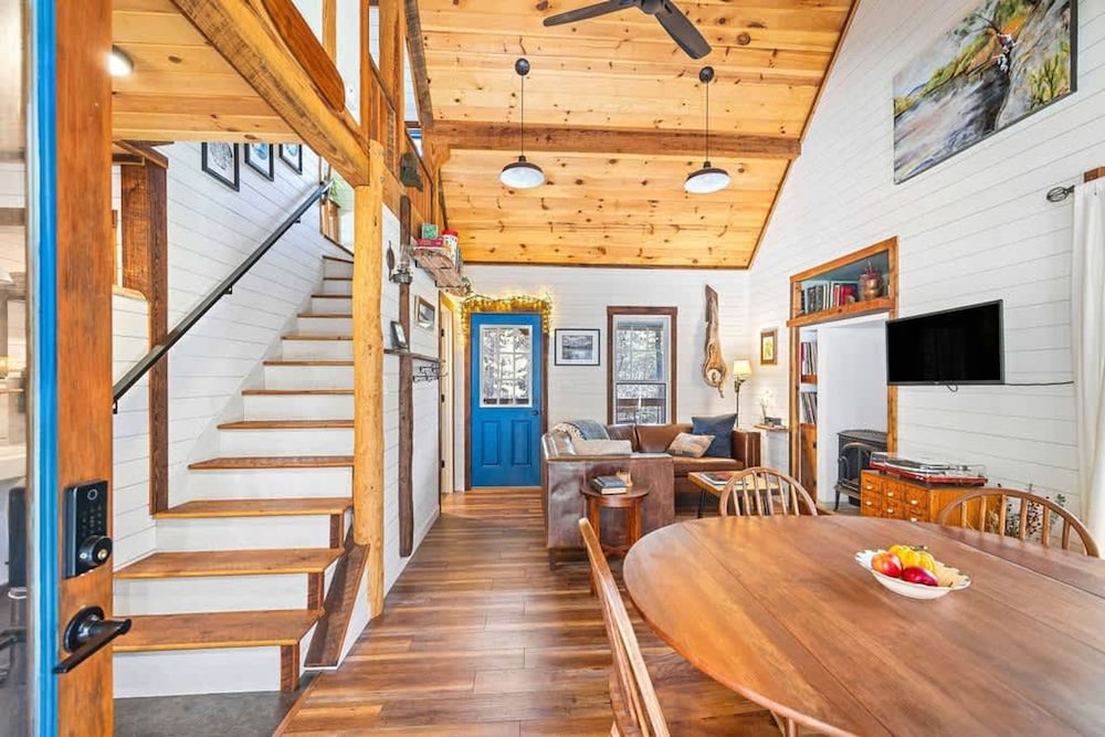Blue Ridge Beech Cabin