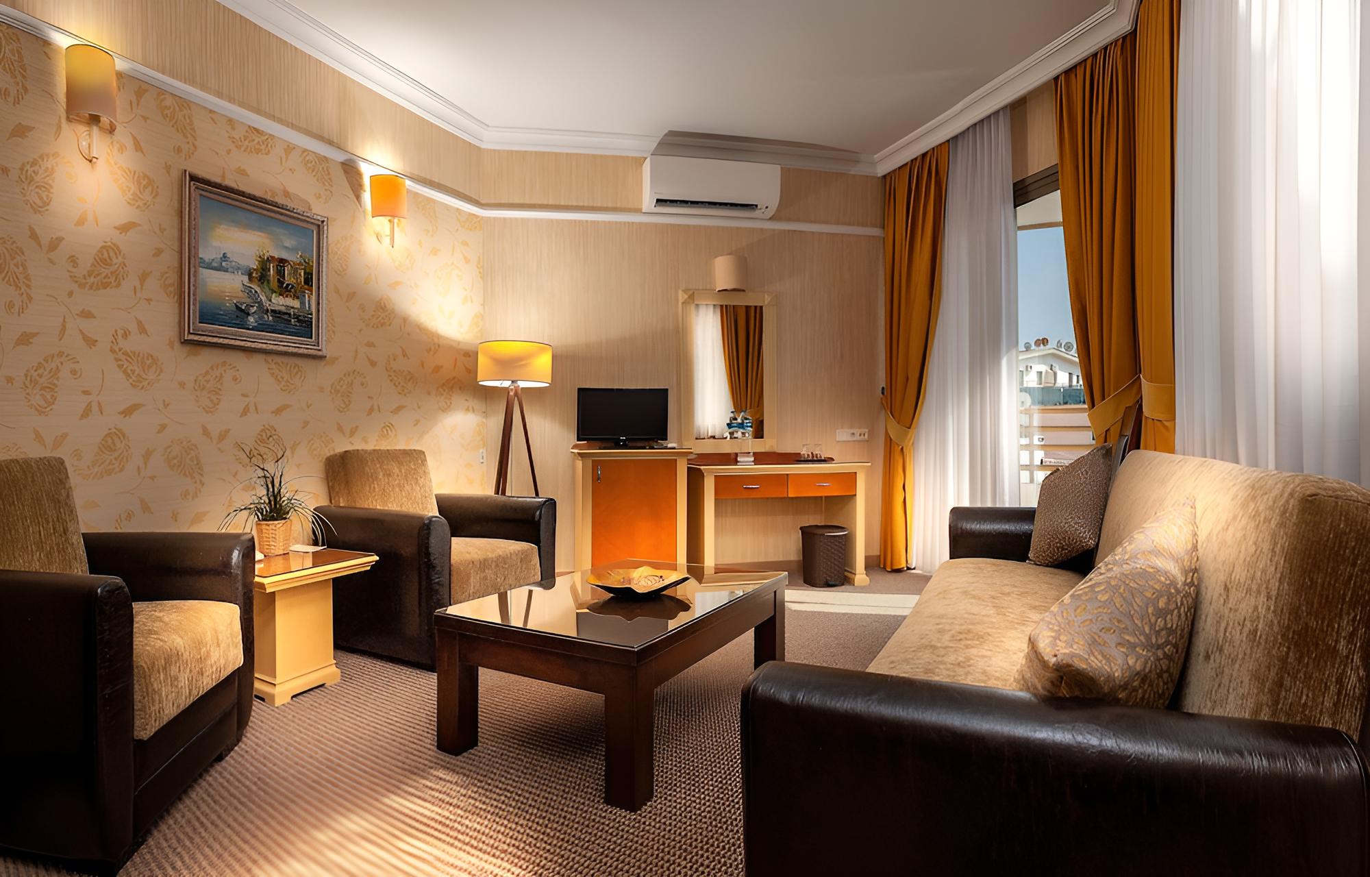 Palm Hotel