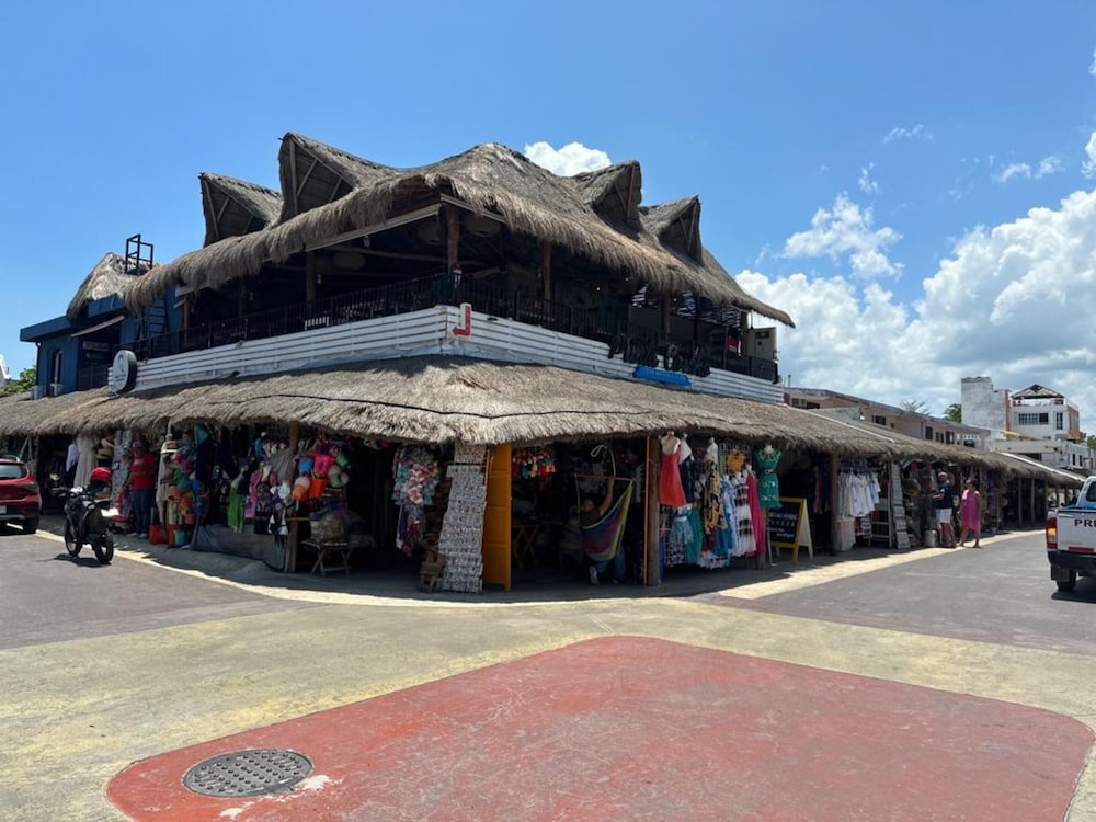 Hotel Las Palmas Puerto Morelos - Image 1