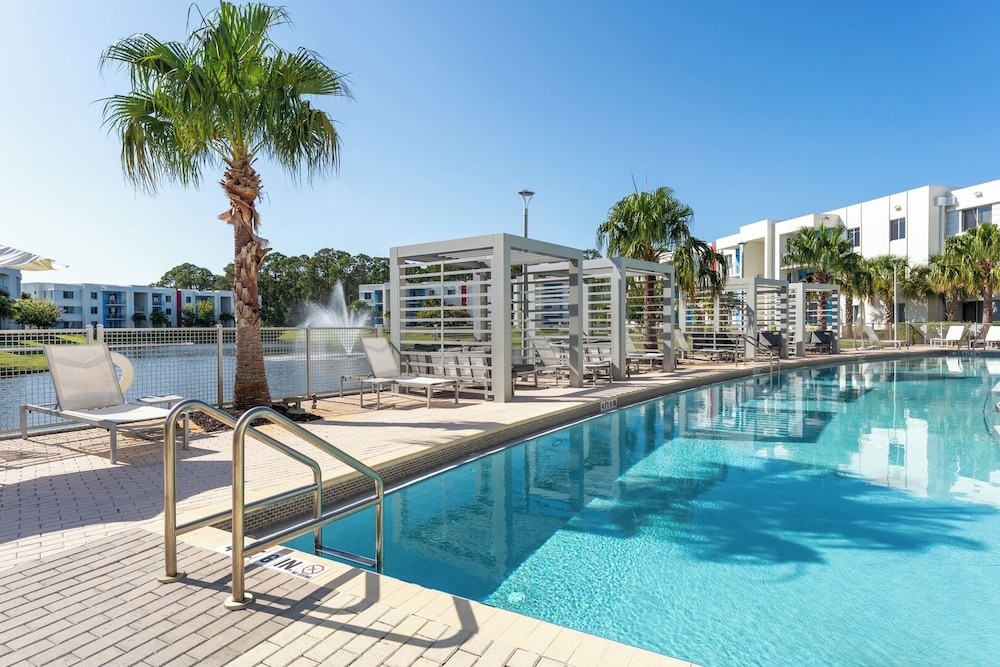 Daytona 2BR Getaway Parking Family & Pet-friendly