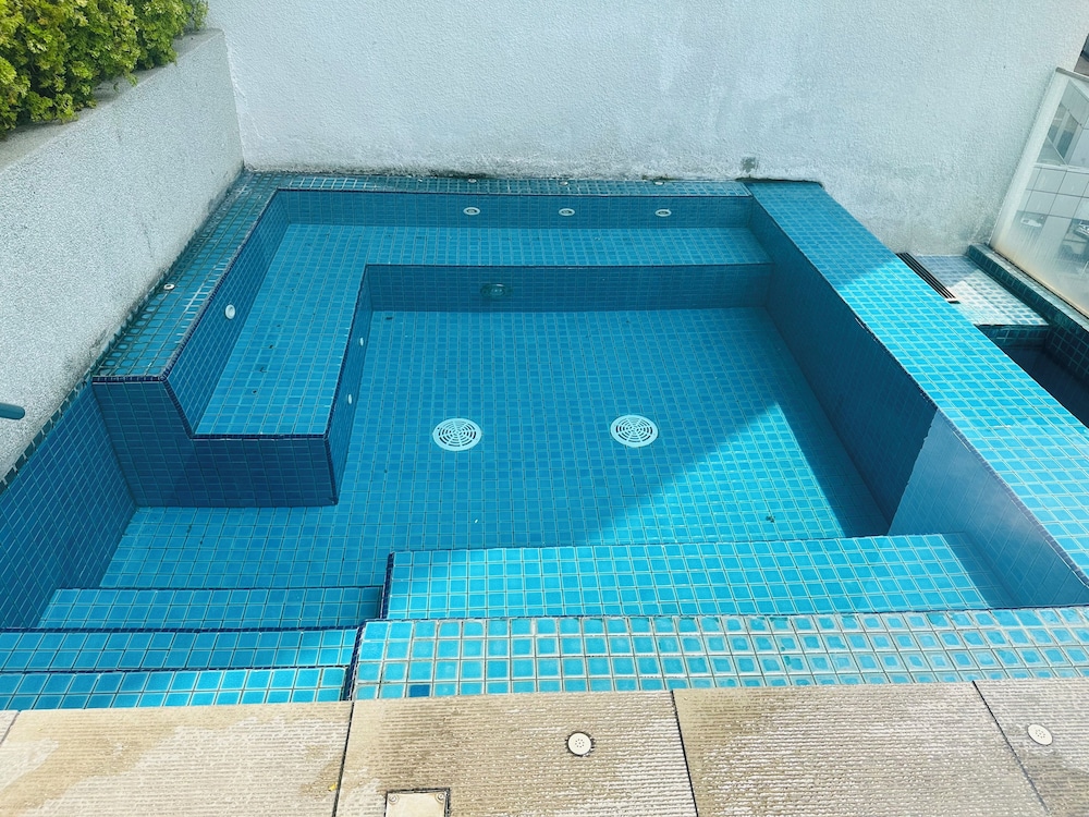 One Bukit Ceylon by Roomy