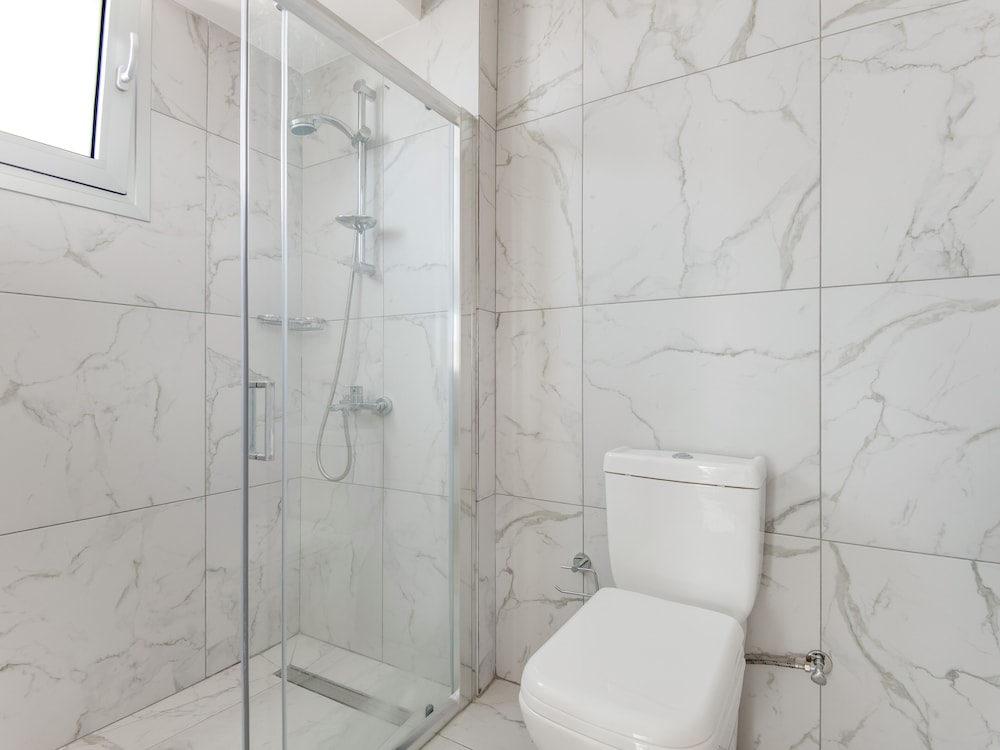 Sanders Crystal - Cute  1-bdr Apt w Balcony