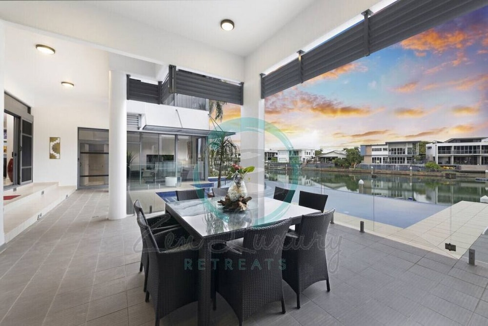 ZENLUX INFINITY - 4BR with Private Pool