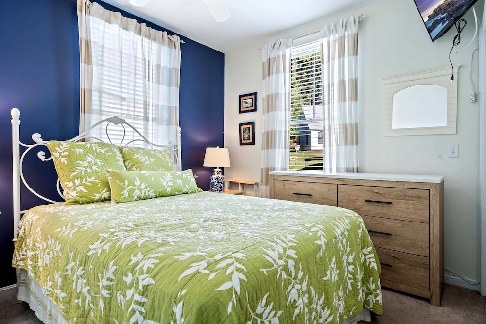 Captains Cottage Sleeps 6!